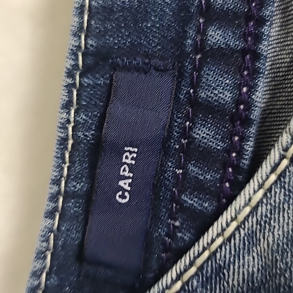 Vigoss embellished denim Capris - Picture 6 of 9